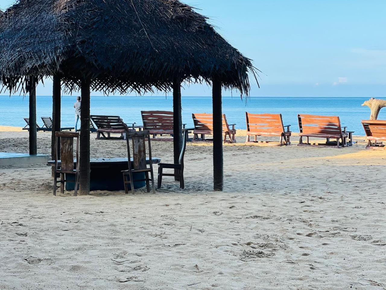 Omeesha Beach Hotel Калпітія Екстер'єр фото